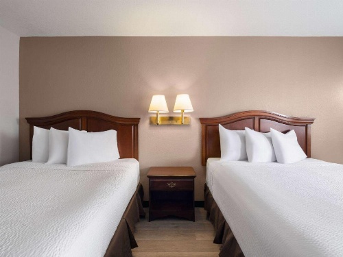 Travelodge by Wyndham Tucson AZ image 8